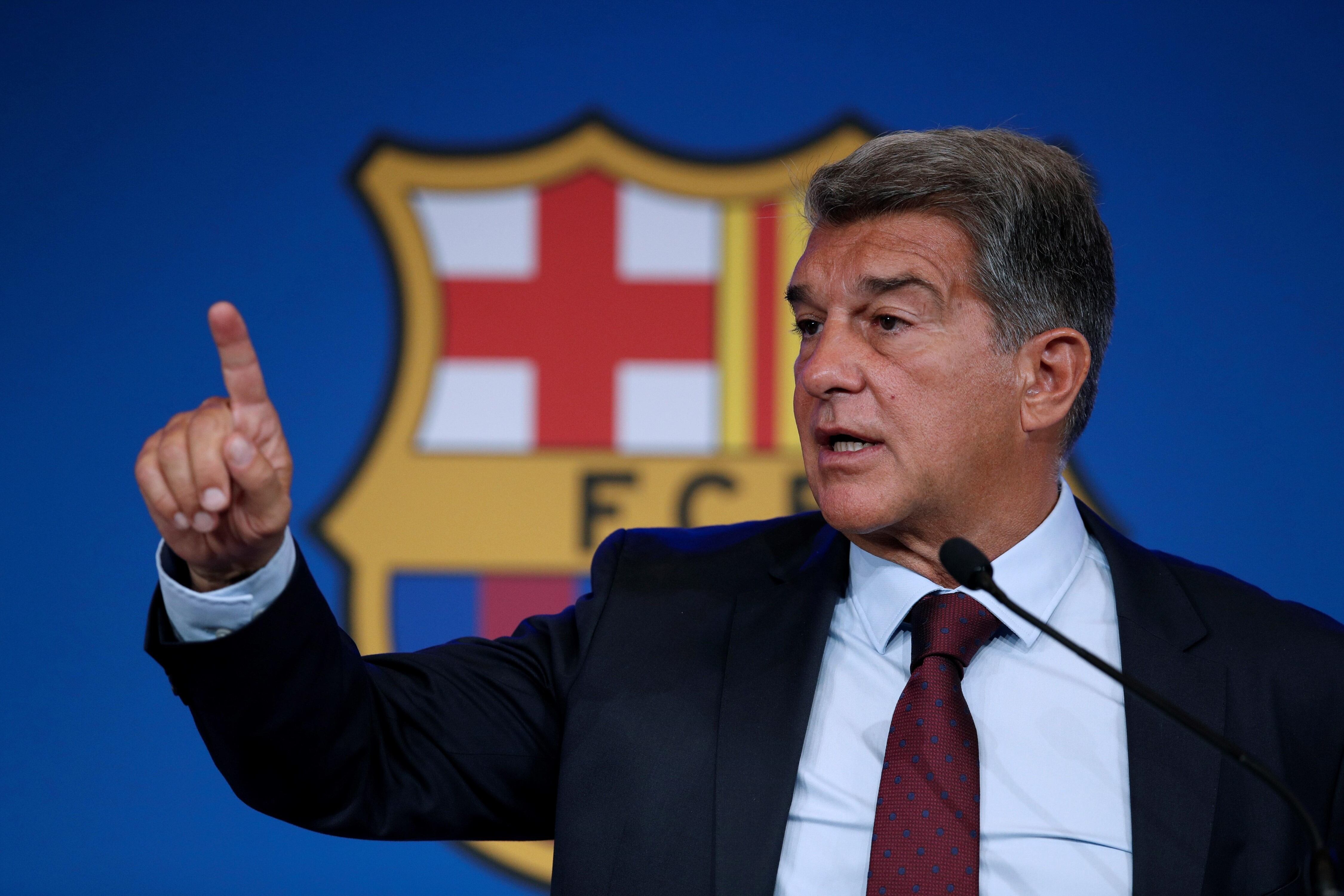 Joan Laporta, presidente del FC Barcelona, brindó una conferencia de prensa para explicar por qué Lionel Messi se va del club.