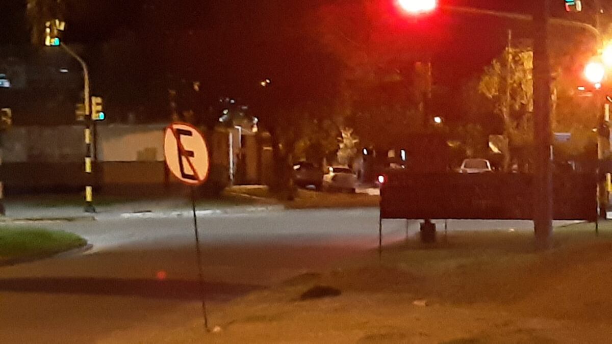 Cerca de las once de la noche habrían trasladado a algunas personas de la EPEP Nº 18