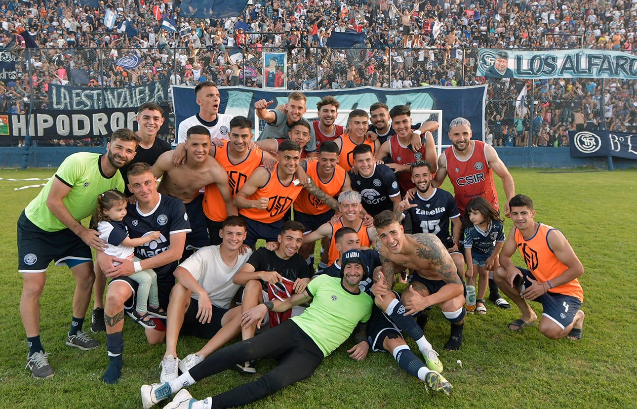 Independiente Rivadavia le ganó al Deportivo Maipú y jugará la final por el primer ascenso
Matías Reali marcó el único gol del partido y jugará el partido definitorio con el primero de la Zona A por un lugar en la Liga Profesional.
Foto. Orlando Pelichotti