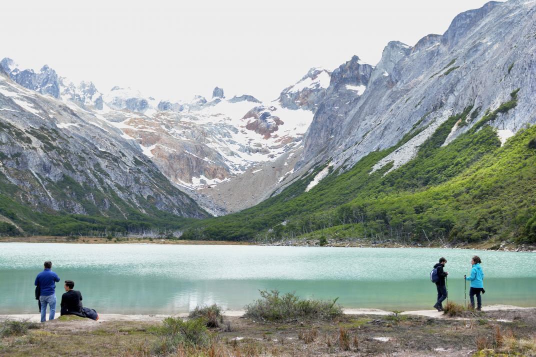 Laguna Esmeralda. A 20 km de Ushuaia, este lugar es ideal para los amantes del trekking. Es un destino en sí mismo, entre bosques y glaciares. (Martín Gunter/Infuetur)