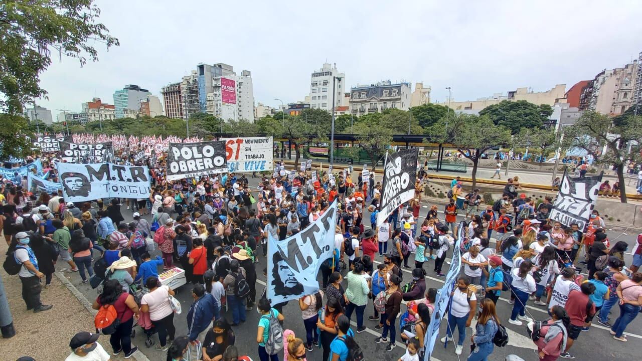 Caos en el tránsito: cortes y marchas en la Avenida 9 de Julio