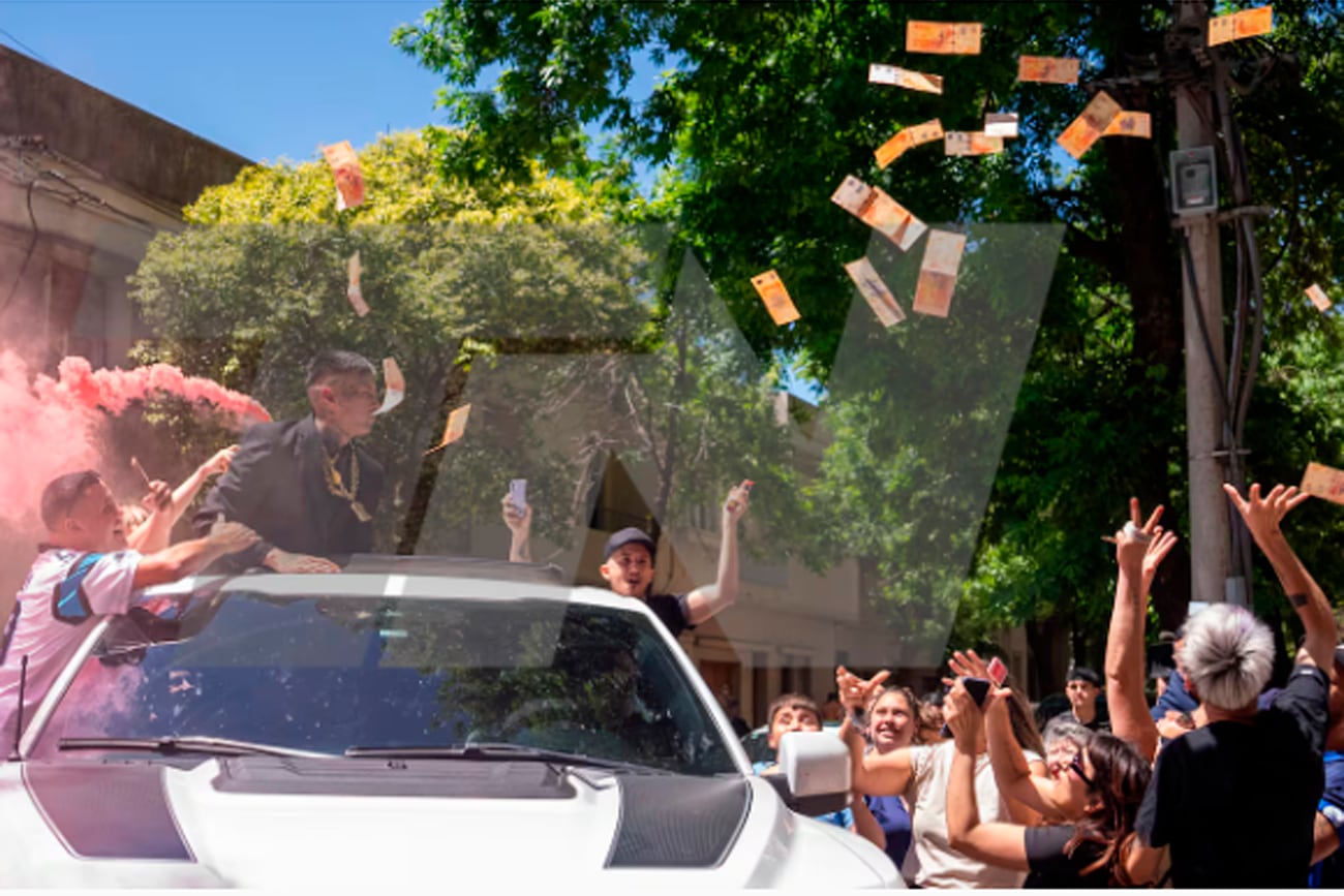 L-Gante repartió billetes a sus fans como celebración. (Foto: TN / Agustina Ribó)