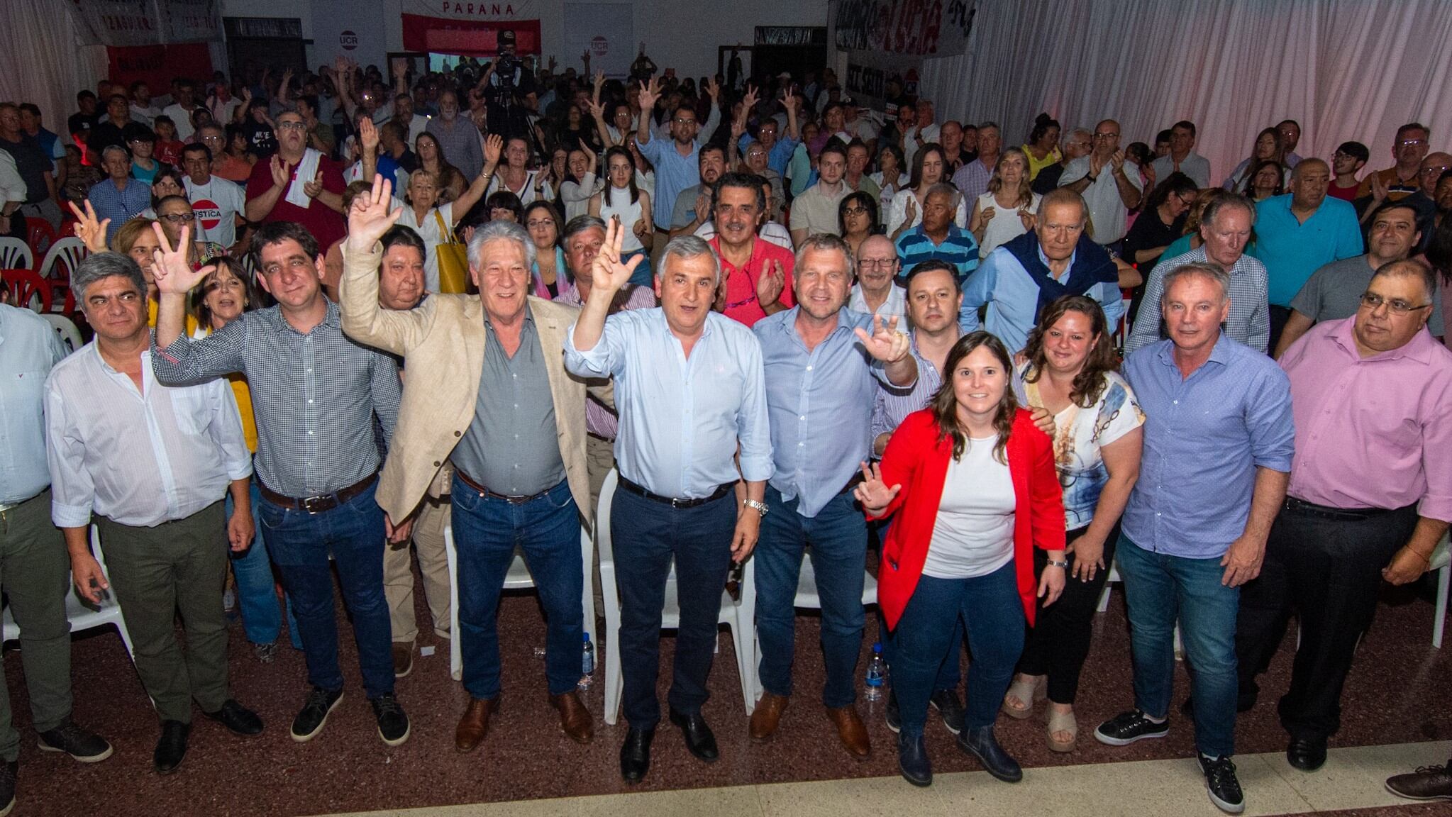 Gerardo Morales y Pedro Galimberti encabezaron el encuentro radical en Paraná.