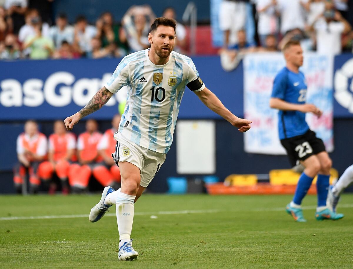 Los cinco goles de Messi para que Argentina le gane a Estonia