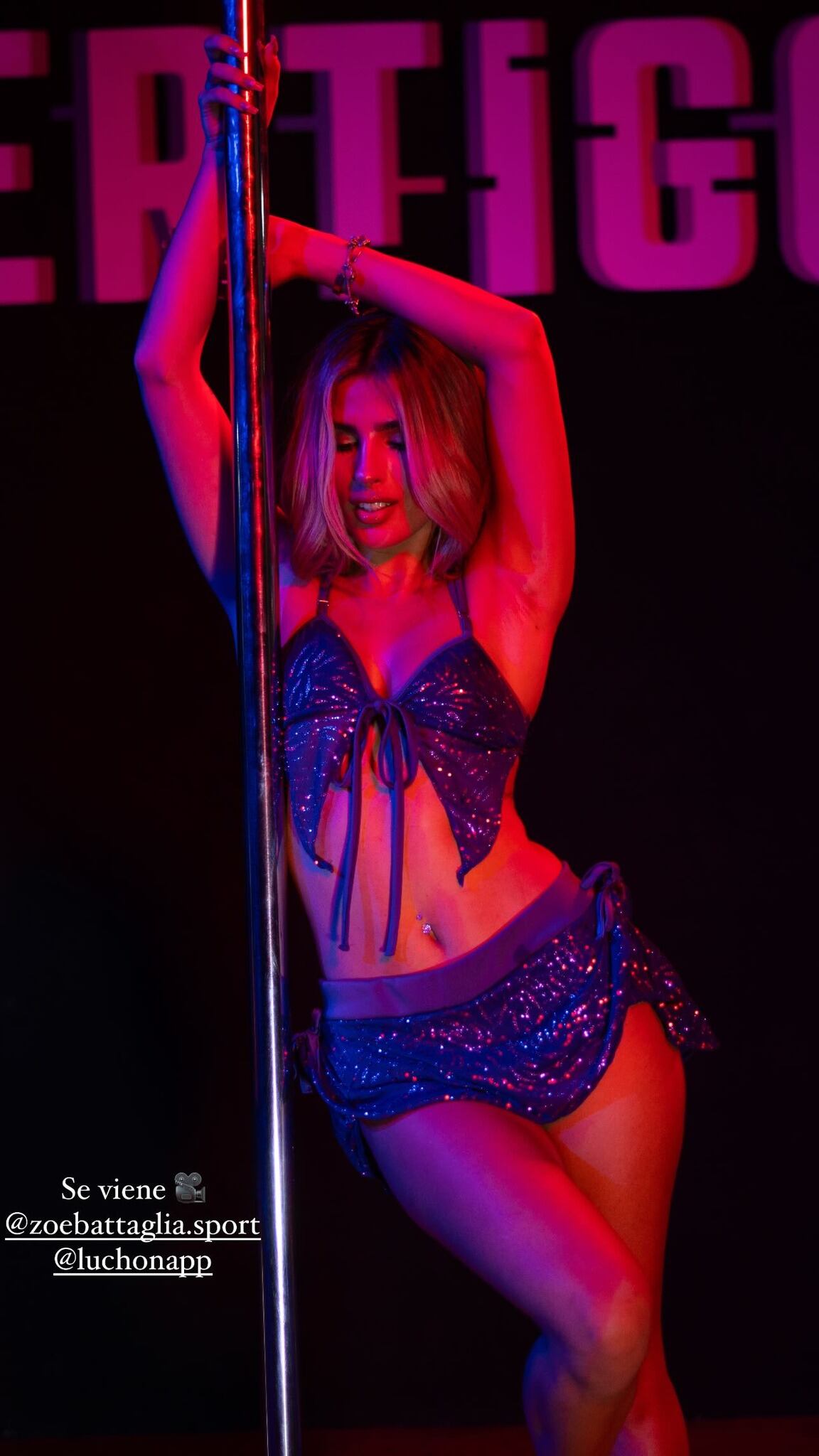 Brillos, mucha piel al descubierto y pole dance: Julieta Poggio deslumbró con un outfit infartante