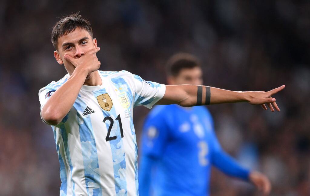 Paulo Dybala y su festejo en el 3-0 de la selección argentina a Italia en la Finalissima. (AP)