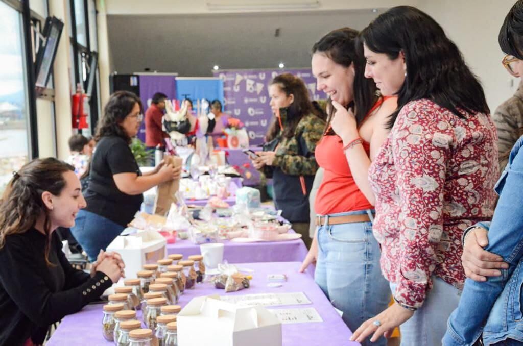 Como temática al “día del amor y la amistad” se realizó otra Expo Feria en la Casa de la Mujer