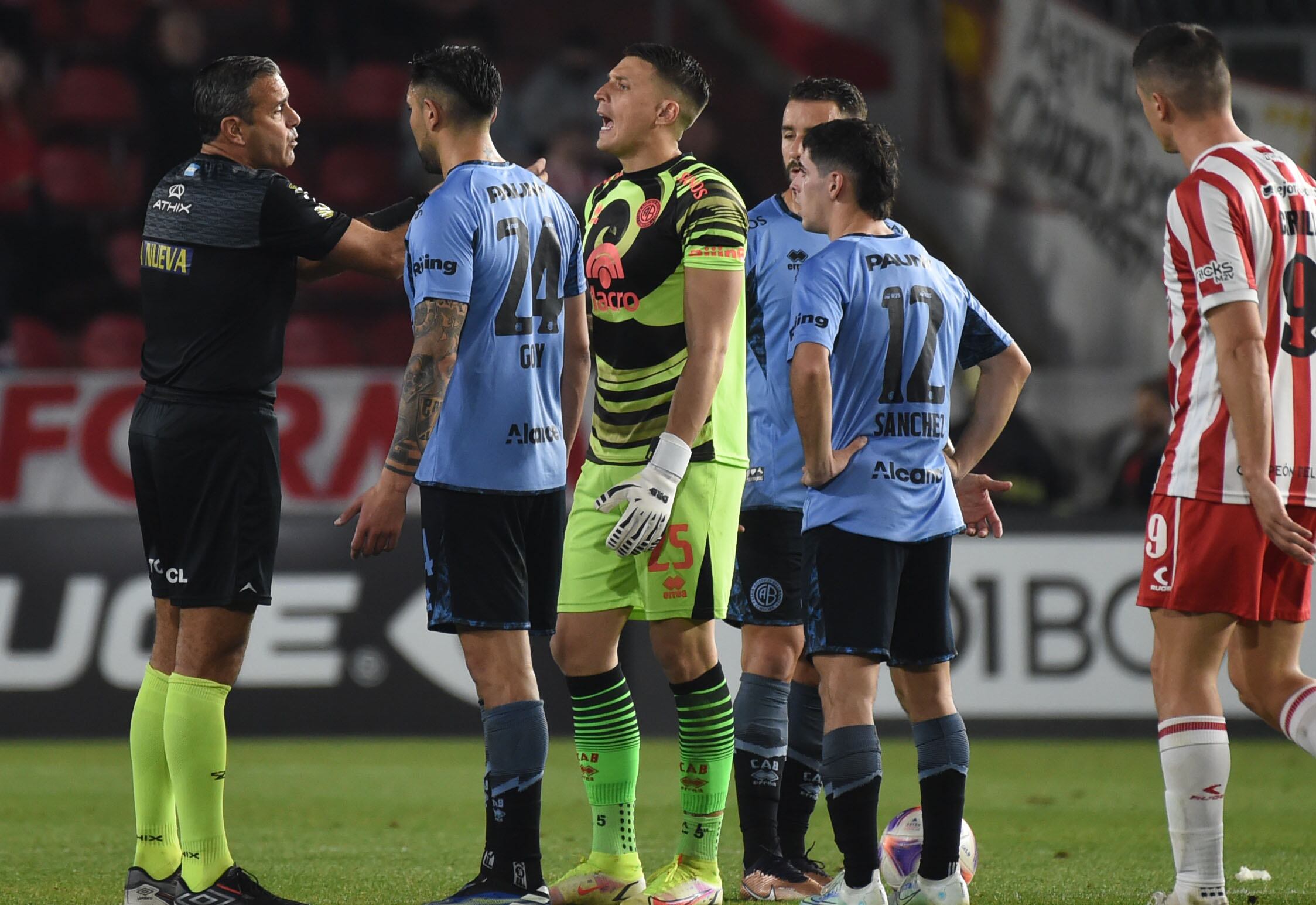 Belgrano visitó a Estudiantes por la fecha 26 del campeonato. (Fotobaires).