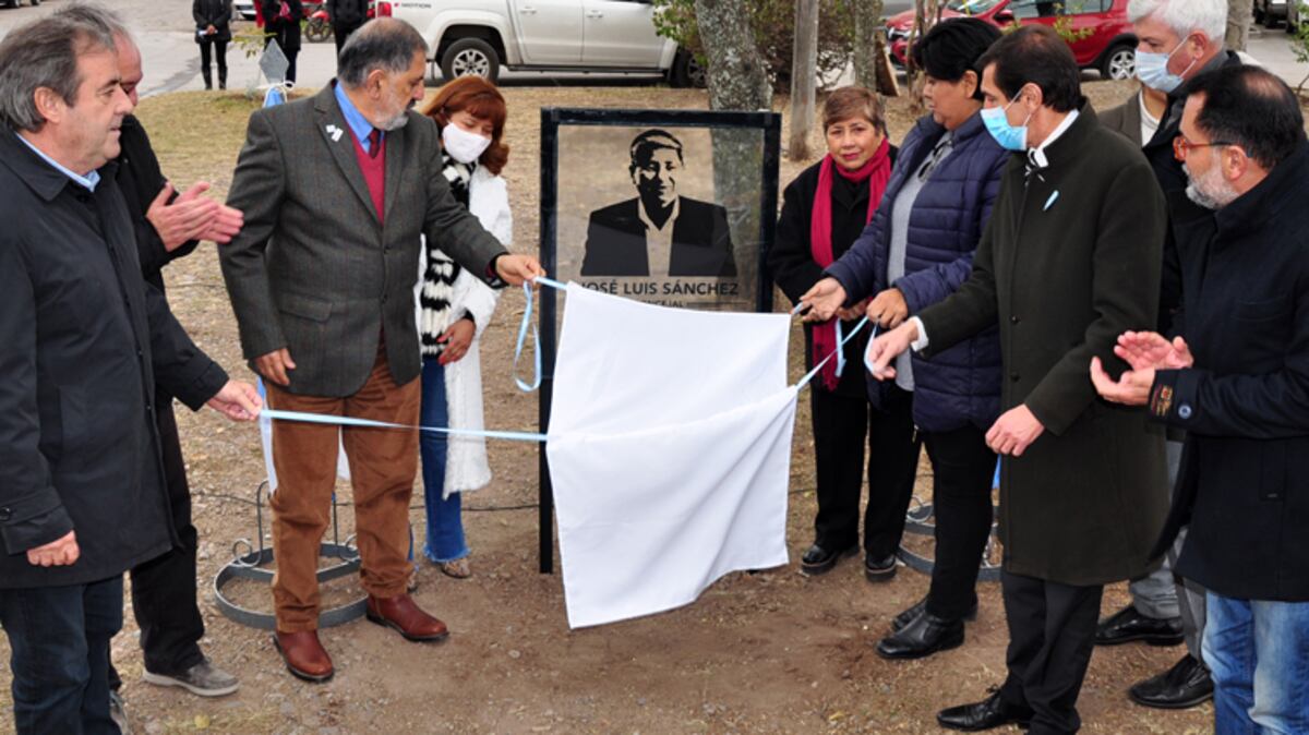 El municipio rindió merecido homenaje a la memoria de José Luis Sánchez