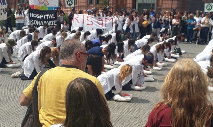 La jornada de lucha de trabajadores del Hospital Garrahan en Plaza de Mayo