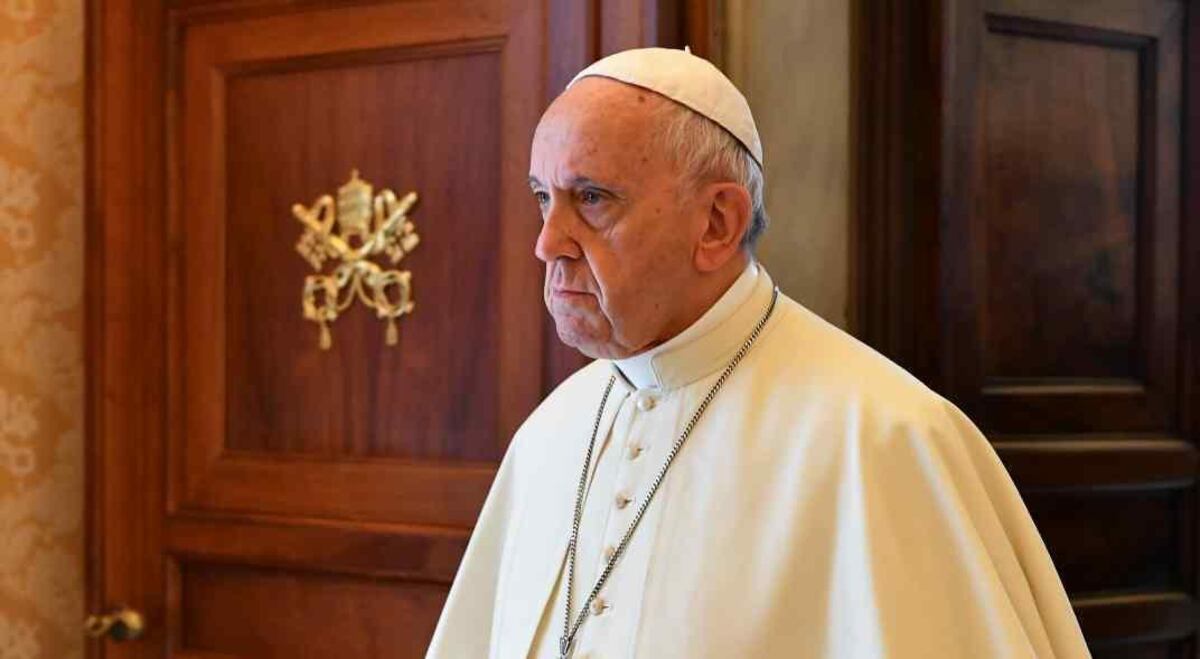 El papa Francisco rechazó la renuncia de un cardenal investigado por abuso de menores