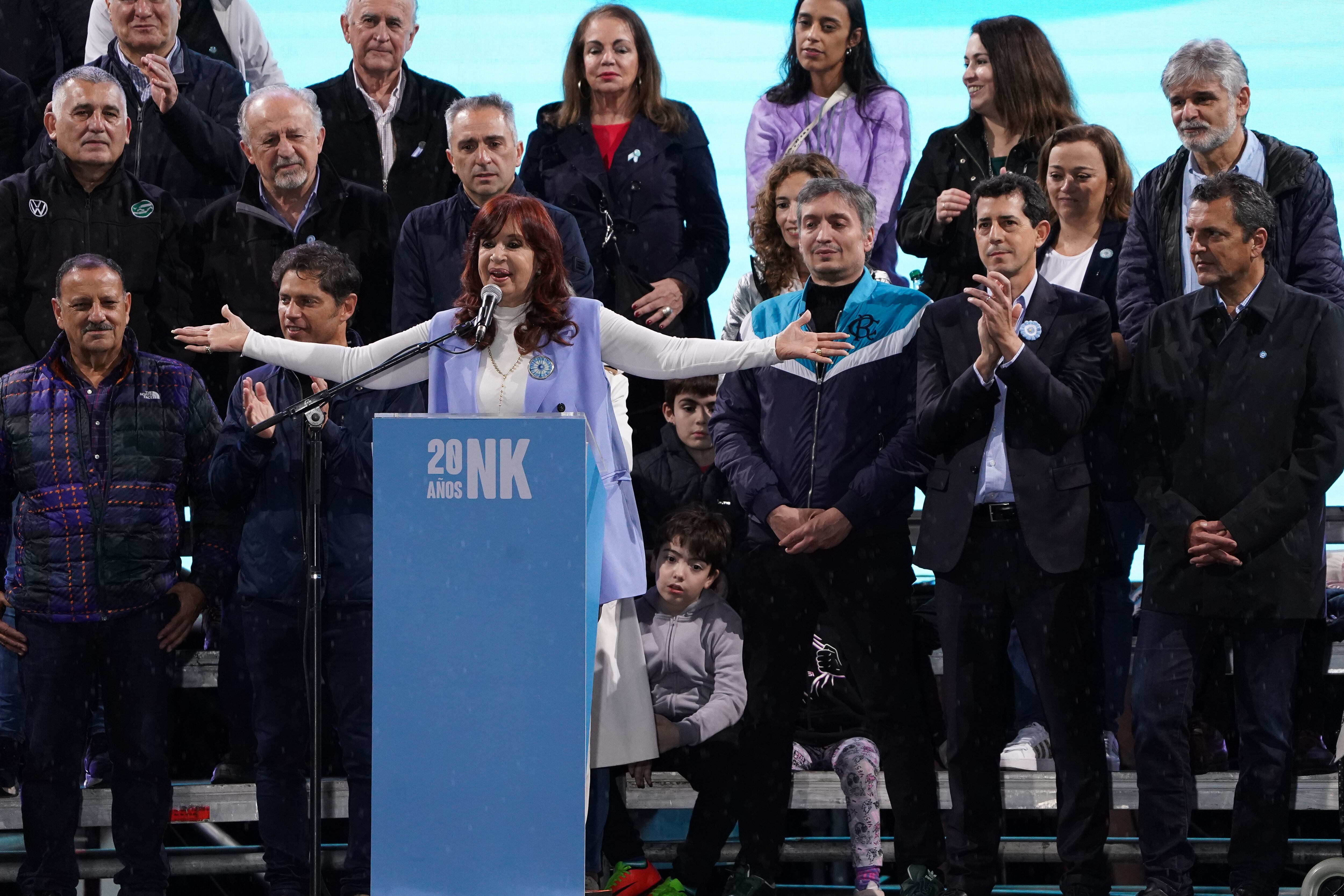 Cristina Kirchner junto a Máximo Kirchner, Wado de Pedro y Sergio Massa. 