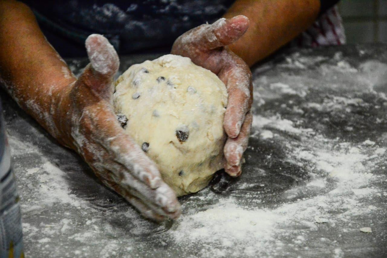 EL Municipio se encuentra elaborando pan dulce para entregar a las familias que asistió durante la pandemia.