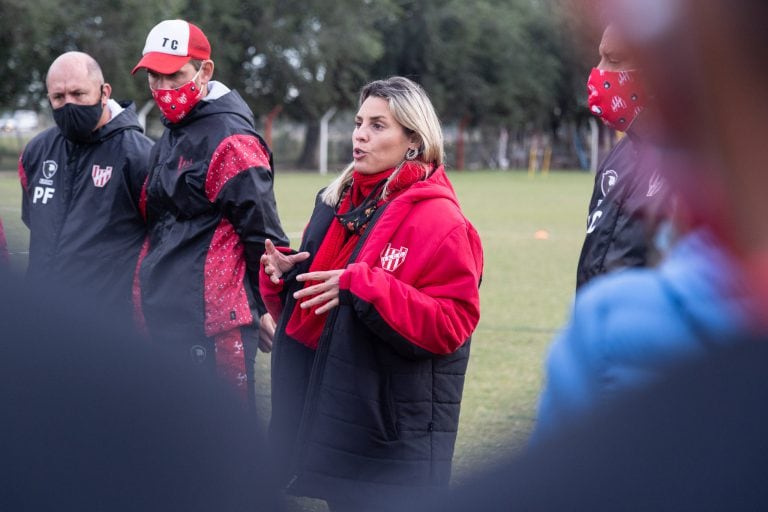 La coach deportiva albirroja ya se puso a trabajar con el, plantel de primera división dirigido por Marcelo Vázquez.