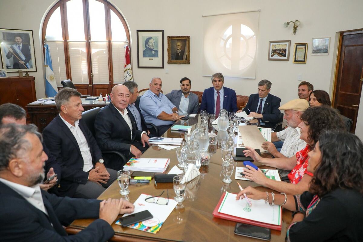 Paritarias en Santa Fe: 5% acumulado para todo el primer trimestre y rechazo de los gremios