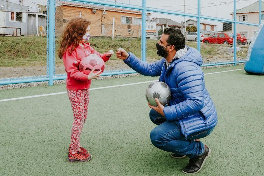 El Intendente Walter Vuoto participó de la inauguración del playón deportivo