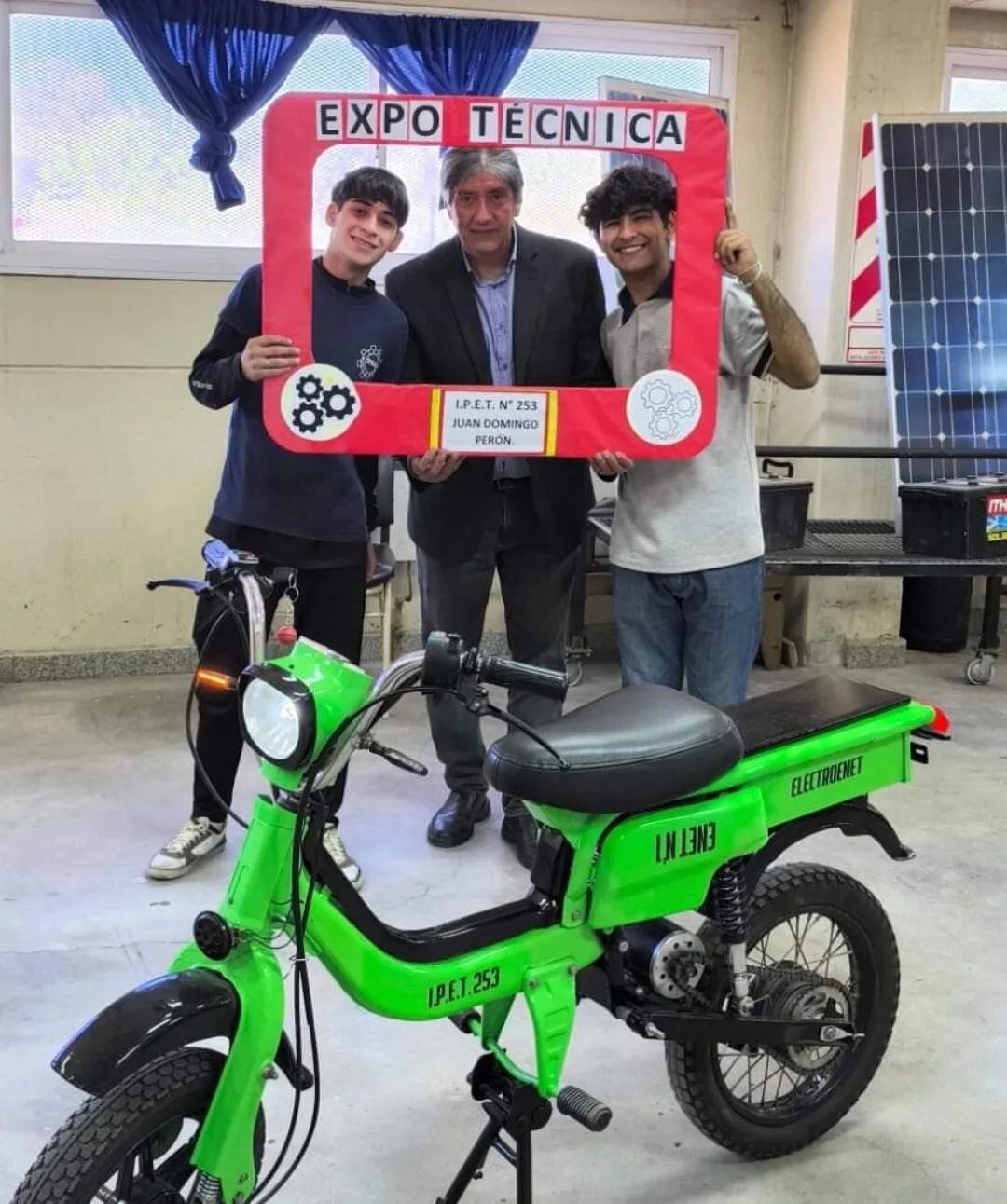 Ahora, los alumnos buscan colocar paneles solares para que la moto sea autosustentable.