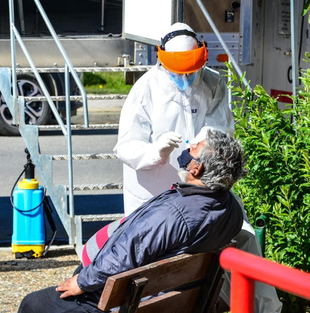 La Municipalidad de Ushuaia, a través del área de Salud, llevó adelante la primera campaña de testeo intensivo de posibles casos de coronavirus, en lo que es un cambio de metodología en relación al programa DetectAR.