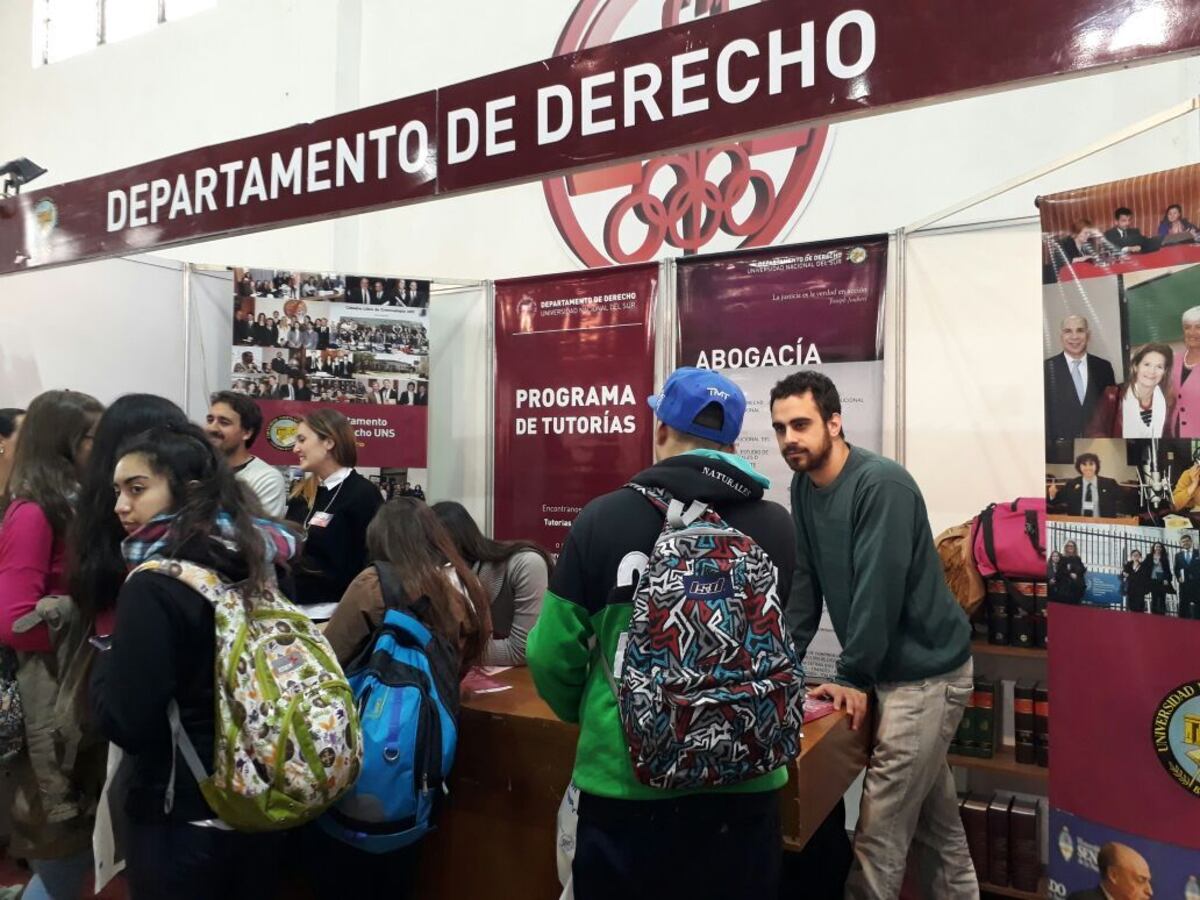Muestra de Carreras de Bahía y la región