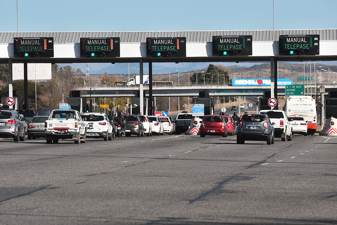 El peaje de la autopista Córdoba Carlos Paz fue el escenario del siniestro vial.