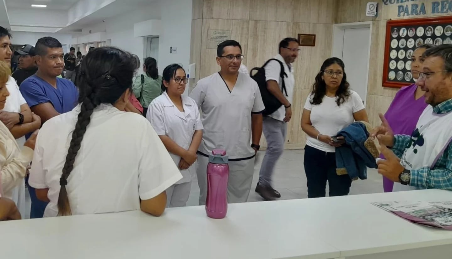 Una de las reuniones que mantuvo la dirigencia de APUAP en el hospital "Pablo Soria", en la jornada previa al paro de miércoles y jueves.