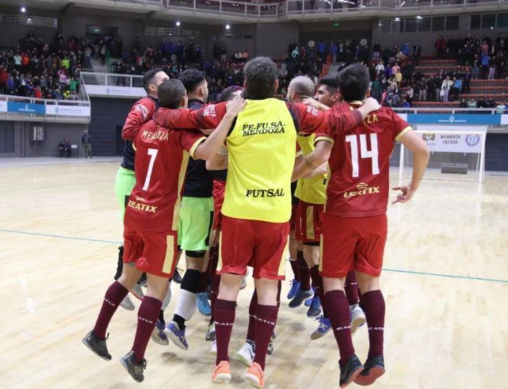 Mendoza derrotó a Río gallegos por 3-2 y pasó a la final del Campeonato Argentino.