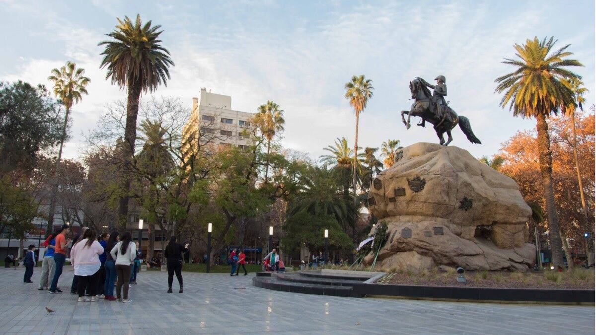 Recorre la ciudad de Mendoza caminando y descubre su historia
