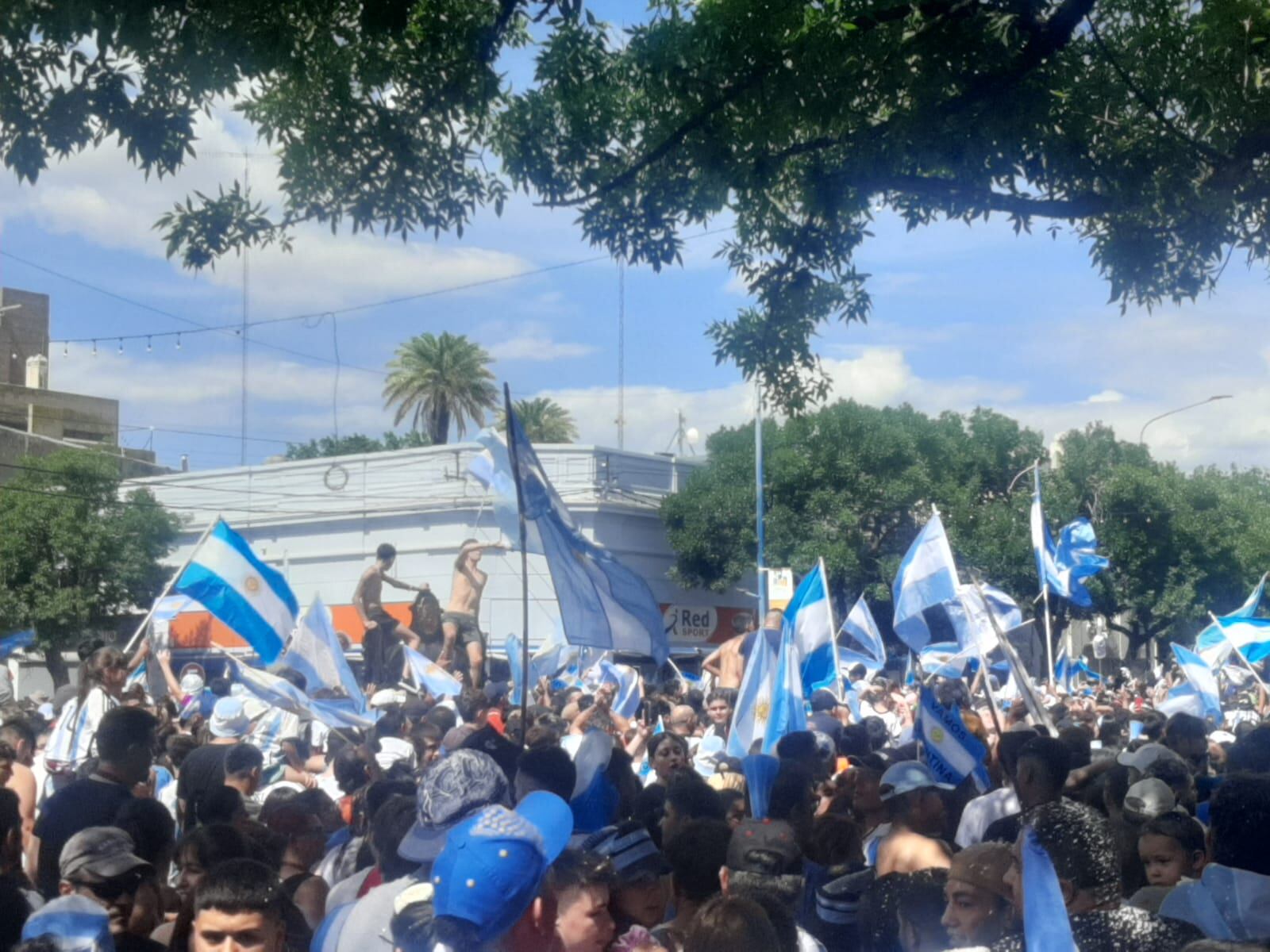 Rafaela gritó bien fuerte Argentina campeón!!!