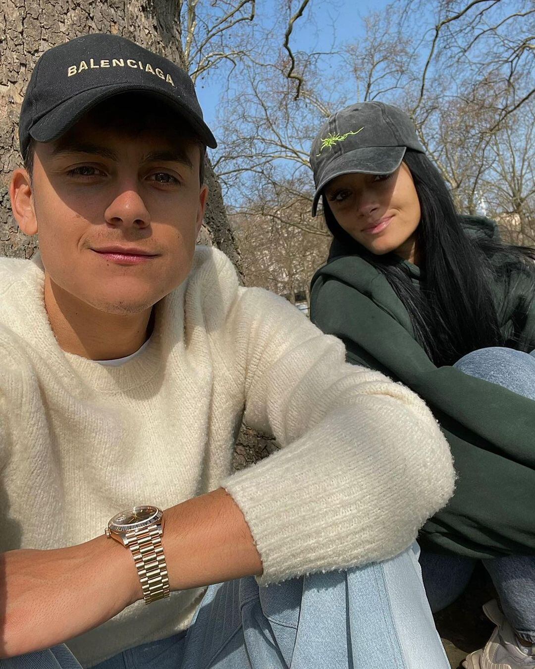 Dybala publicó una foto junto a su novia Oriana Sabatini.