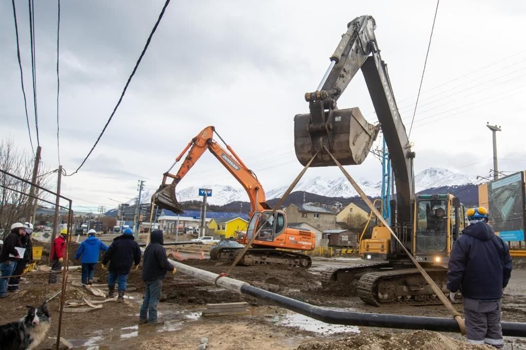 Antes de comenzar las obras de construcción del puente, es necesario reubicar la infraestructura del gasoducto.