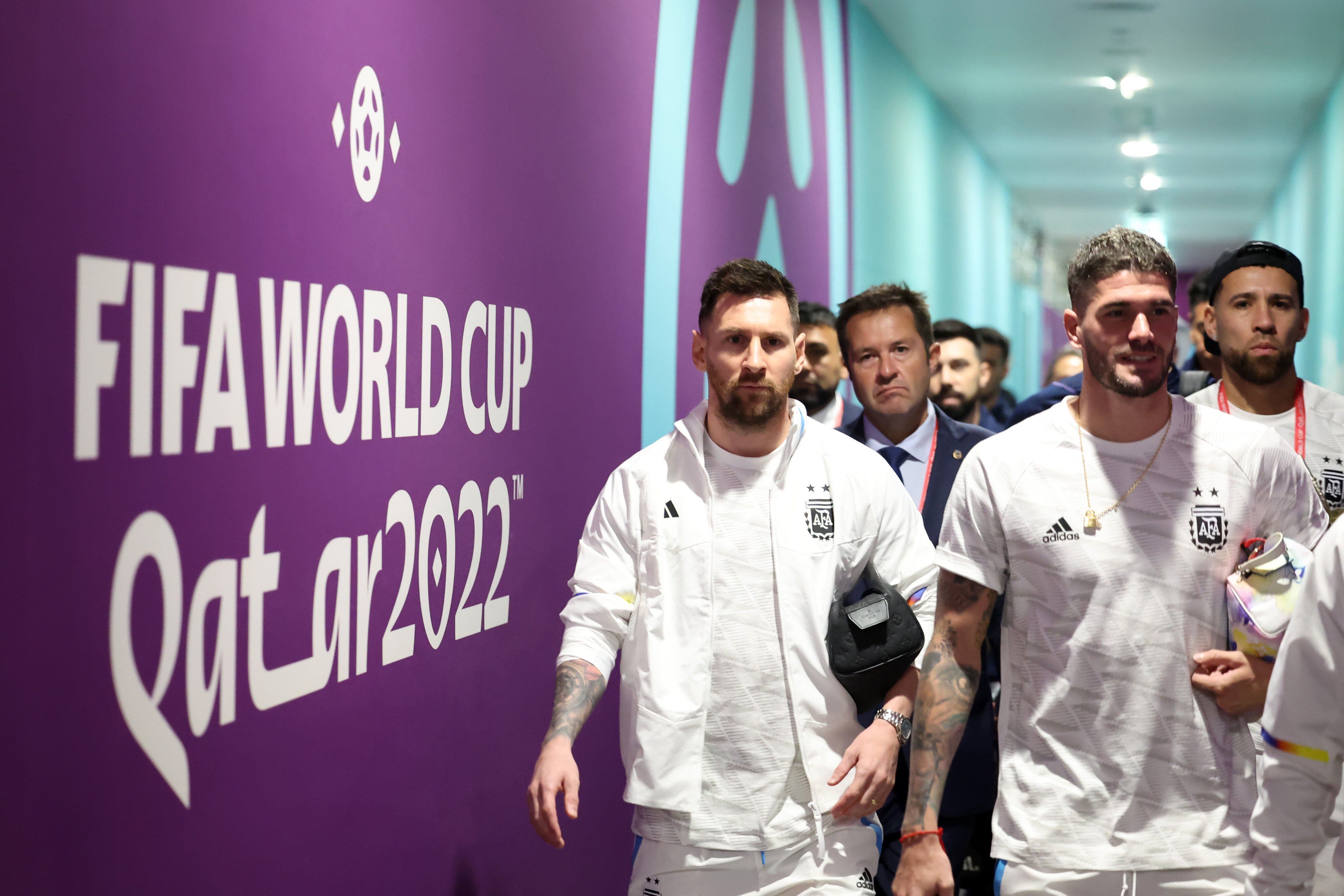 Messi y Argentina ingresan al estadio Lusail para el debut ante Arabia Saudita. (@Argentina)