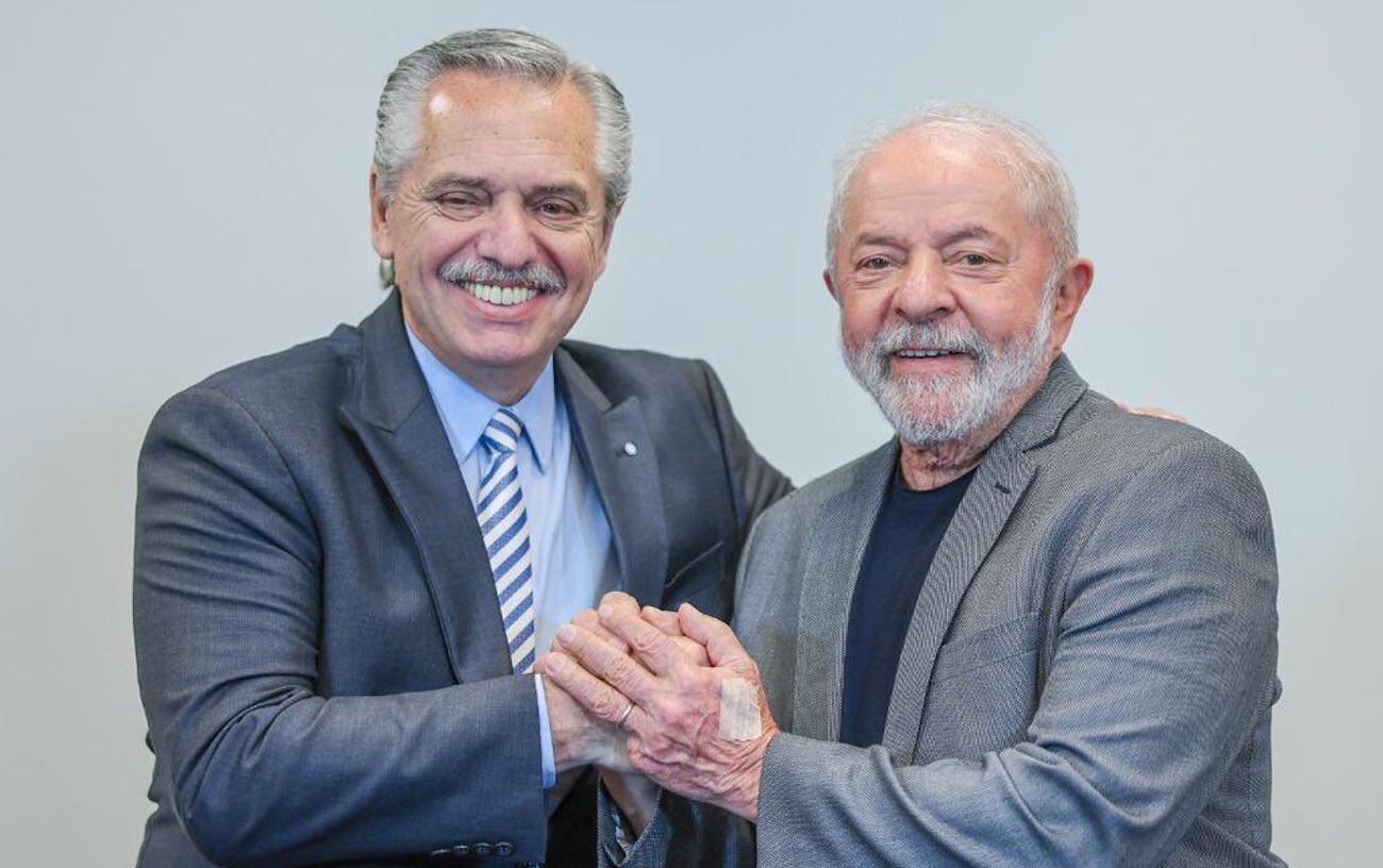 Alberto Fernández viajó a Brasil para felicitar a Lula Da Silva por su triunfo en las presidenciales. Foto: Twitter @LulaOficial