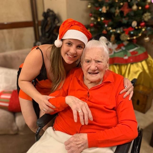 Gabriela Parente y su abuela