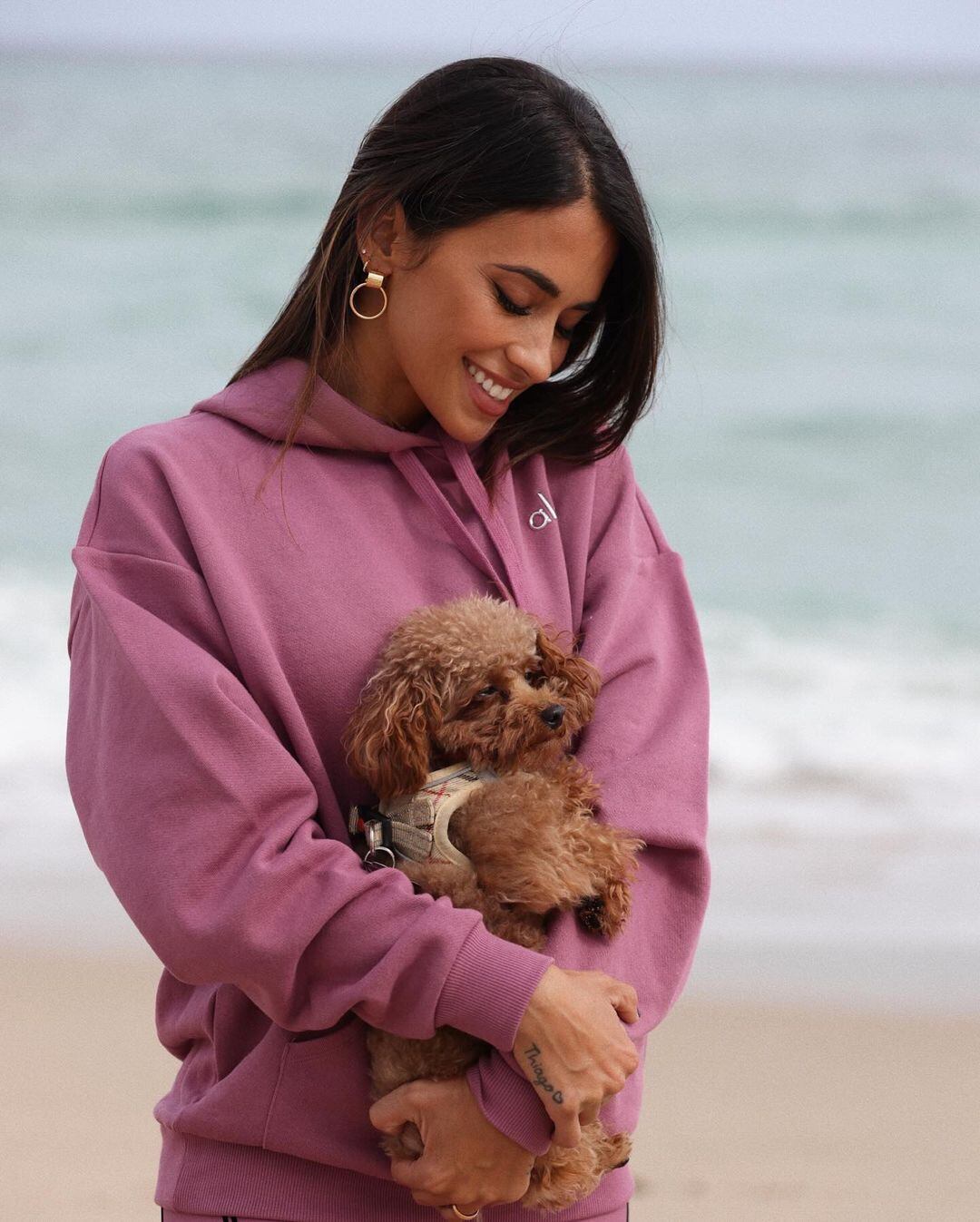 Antonela Roccuzzo y un estilo inusual para la playa