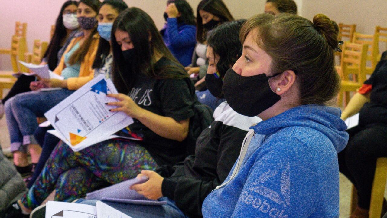 El asesoramiento estuvo dirigido a estudiantes próximos a finalizar sus estudios y egresar de las instituciones de formación.