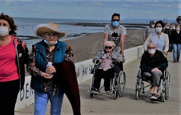 Los abuelos pudieron reencontrarse con sus familiares.