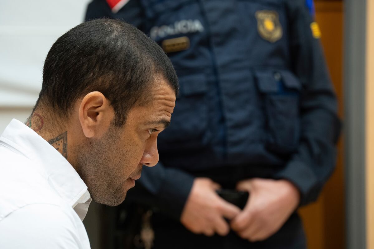 Dani Alves queda en libertad provisional tras pagar una fianza de 1 millón de euros
