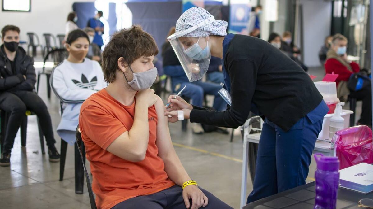 Santa Fe reportó la menor cantidad de casos nuevos de coronavirus en 14 meses