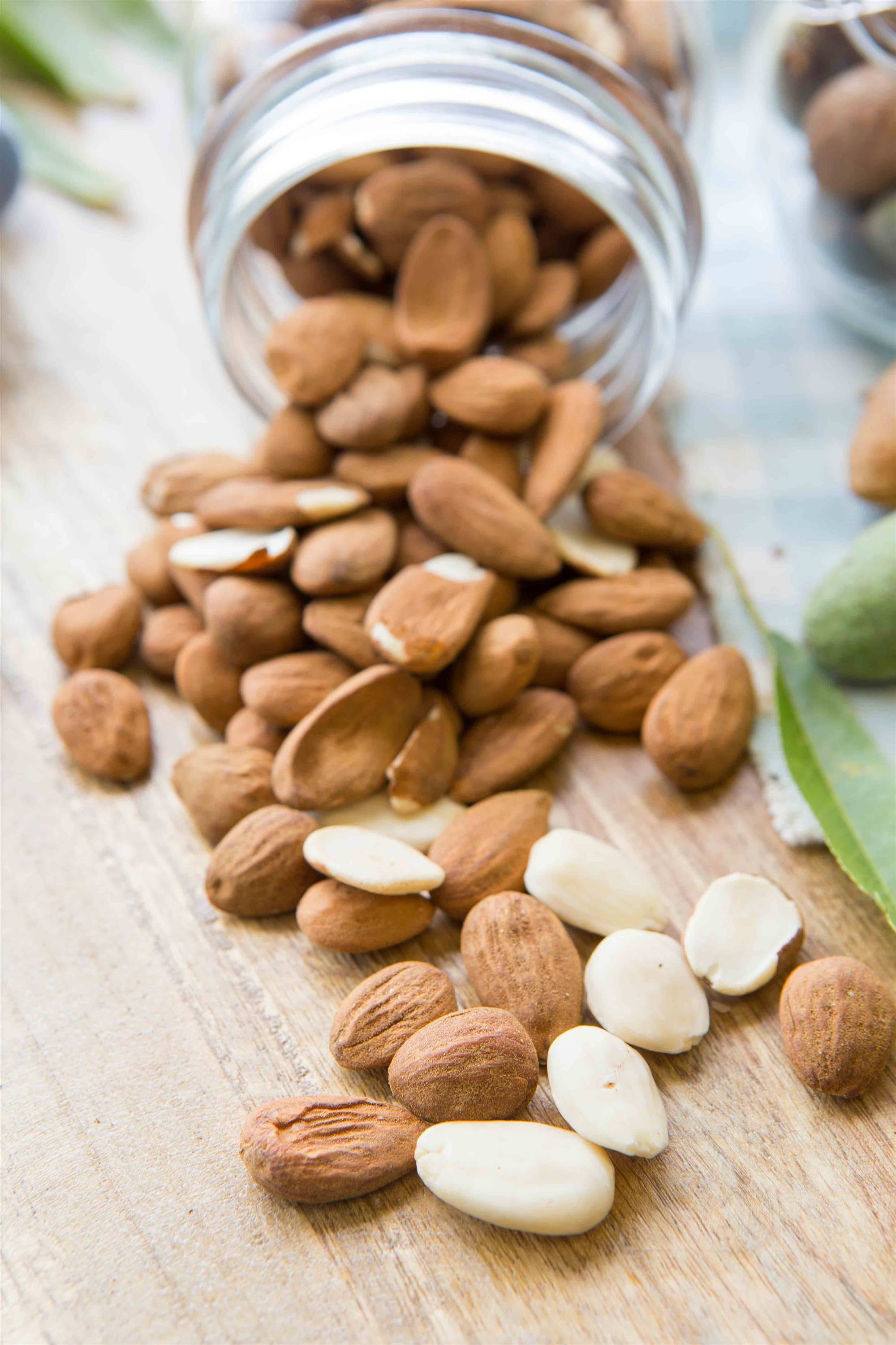 ¿Almendras crudas o tostadas?