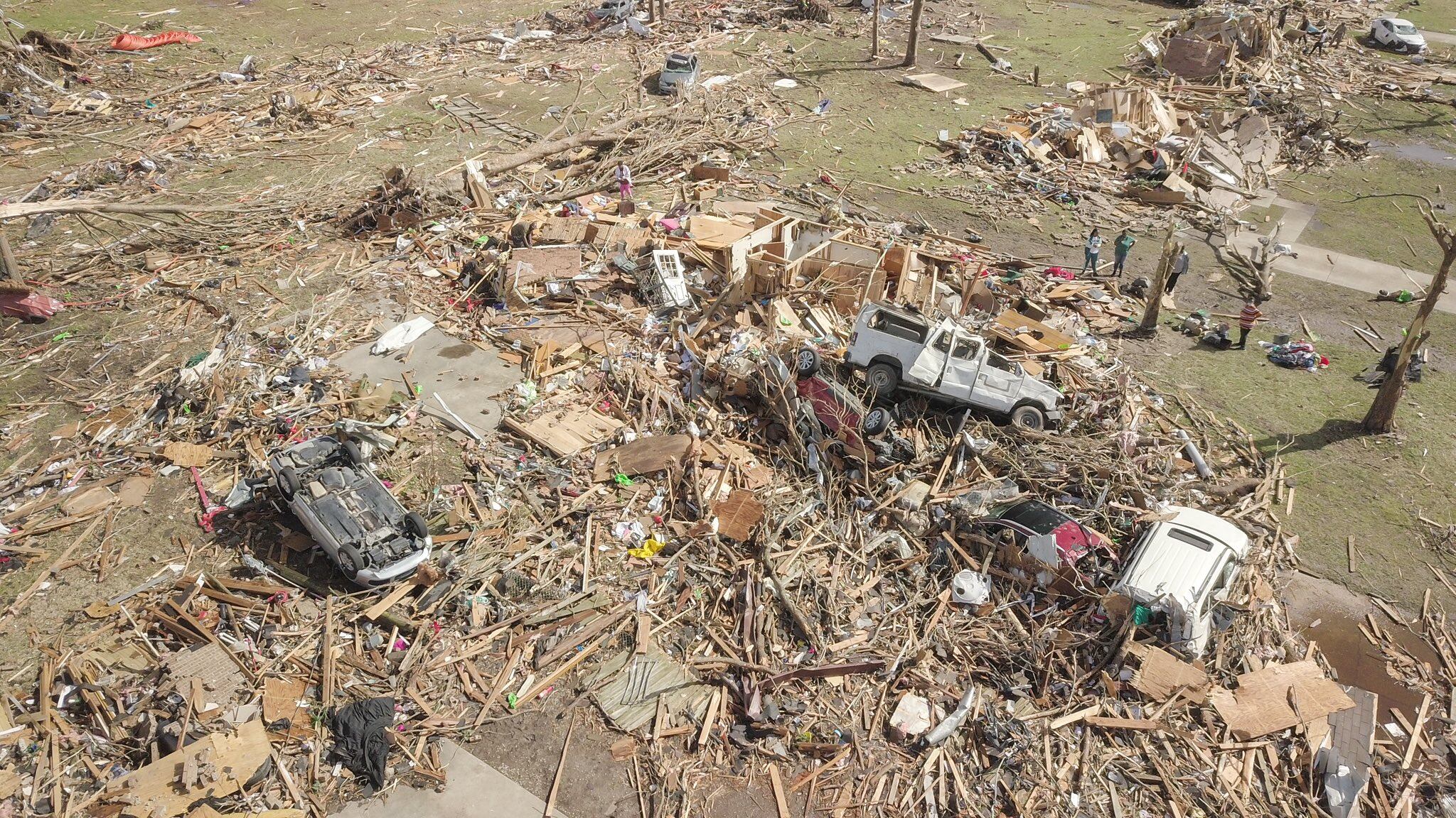 Las impactantes imágenes de un pueblo de Mississippi tras el tornado.