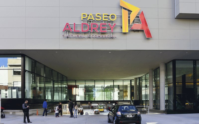 Asesinaron a un turista de una puñalada en Mar del Plata en frente al Paseo Aldrey.