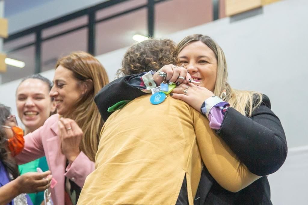 En el marco de alegría se realizó la entrega de viviendas en la cuidad de Ushuaia.