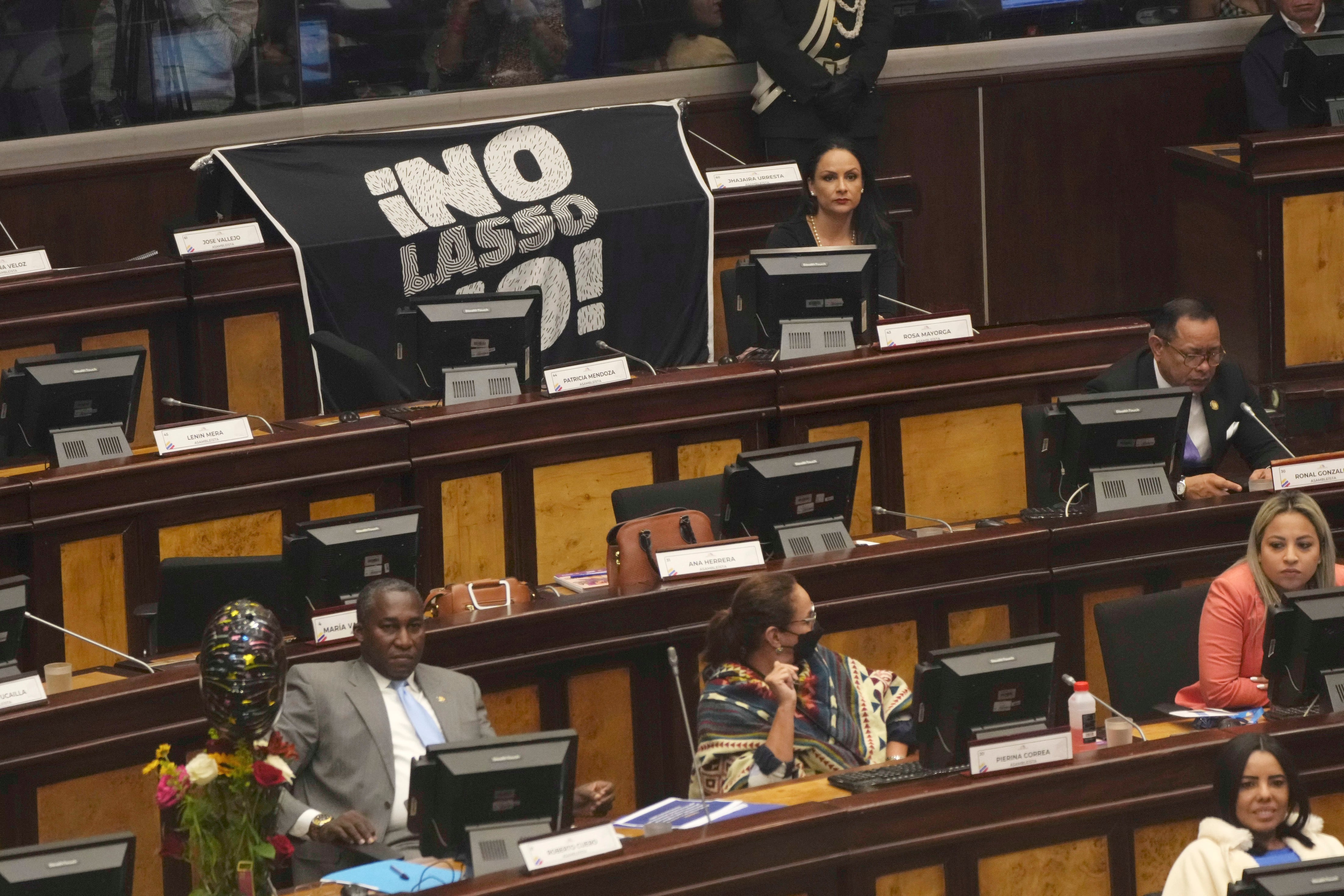 La Asamblea Nacional en una sesión para definir el juicio a Guillermo Lasso. Foto: AP Foto/Dolores Ochoa. 