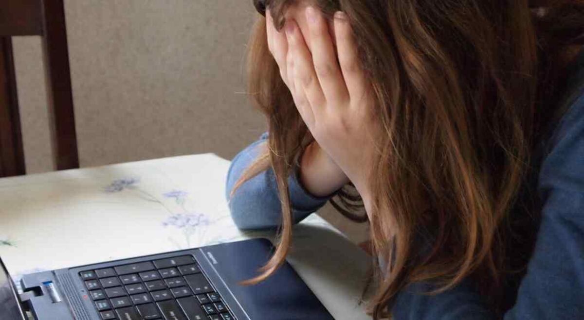 Córdoba: podrían incorporar la violencia digital en el código de convivencia