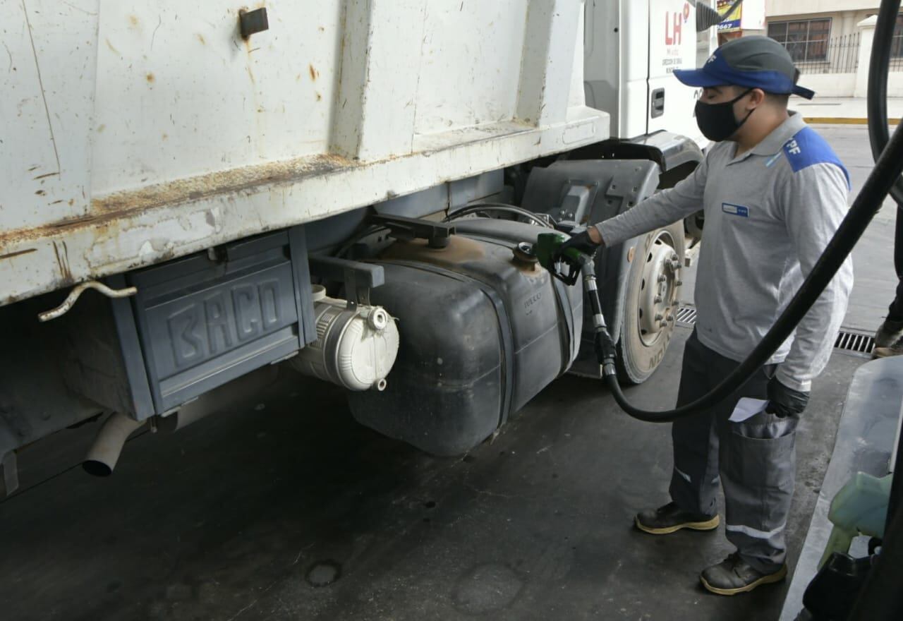 La falta de gasoil en determinadas zonas del país está generando serios inconvenientes.