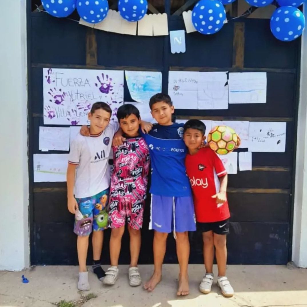 El reencuentro de Yutriel con sus compañeros de fútbol.