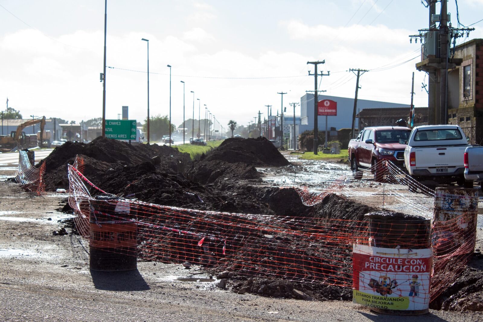 Obras Públicas de Tres Arroyos trabaja en la readecuación de bajadas de la Ruta Nº 3