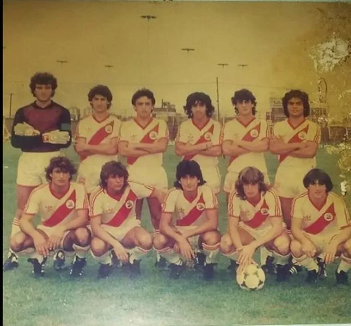 Llegó a la primera de River, jugó apenas dos minutos y ahora trabaja en una cabina de peaje