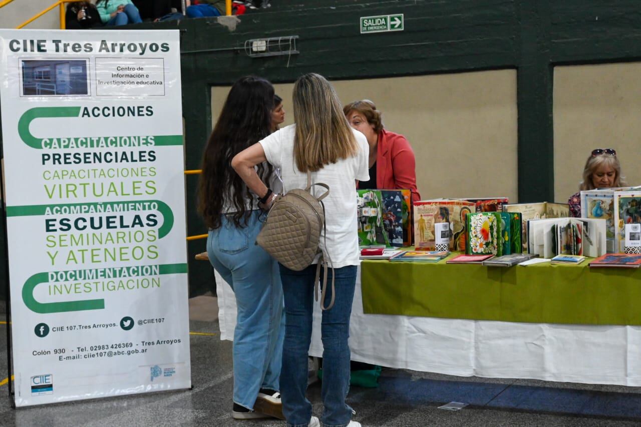 El CRESTA y la Dirección de Juventud presentes en la muestra de Carreras 2025