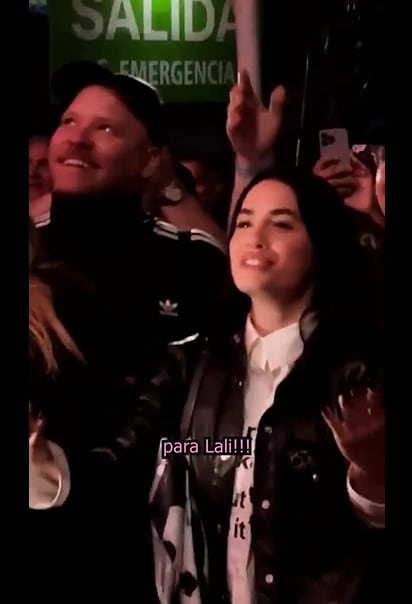 Lali en el show de Emilia